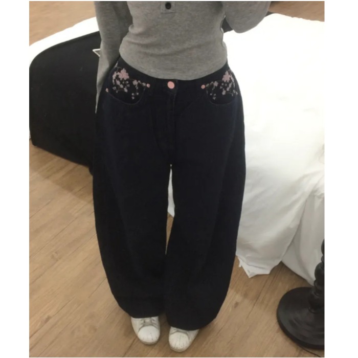Embroidery Jeans Sakura - サクラ刺繍ルーズスカイジージーンズカジュアルハイウエストストレートレッグロングブラックコットンデニムワイドレッグパンツアシンメトリー