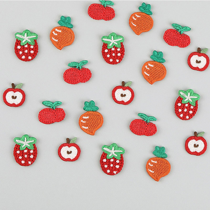 Embroidery On Socks - 100 個子供用ヘアアクセサリー刺繍パッチイチゴリンゴチェリー DIY 材料セーター靴キャップ靴下衣類