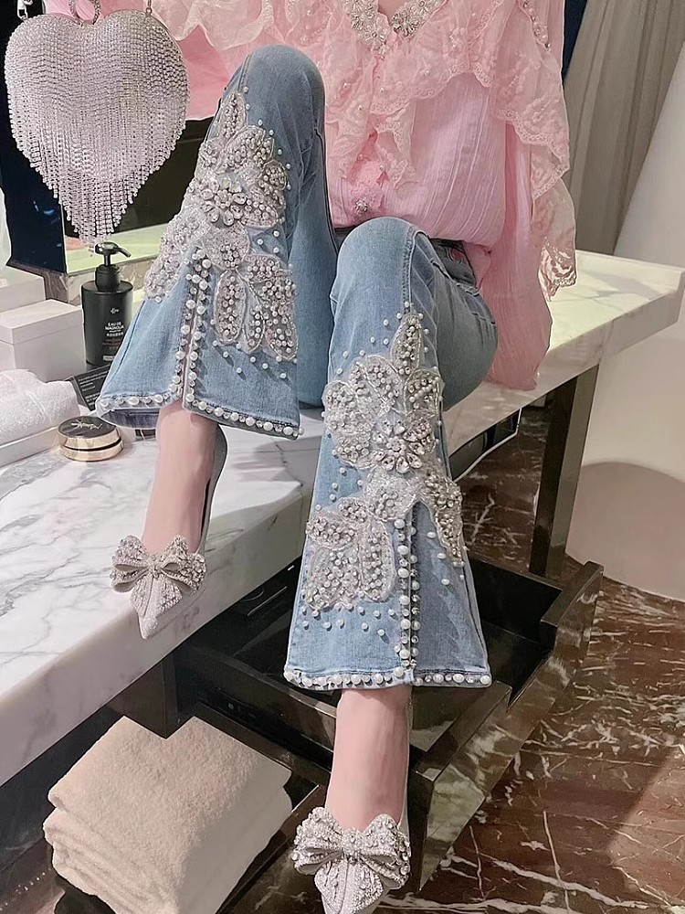 Embroidery Jeans Sakura - 花柄の刺繍が施された女性用ハイウエストジーンズ、ダイヤモンドパールがちりばめられた女性用カウボーイパンツ、スプリットデニム、マイクロフレアパンツ