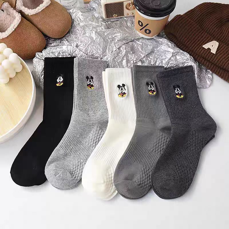 Embroidery On Socks - 5足組 四季通用 ユニセックス ブラック、ホワイト、グレー 無地 トレンディ