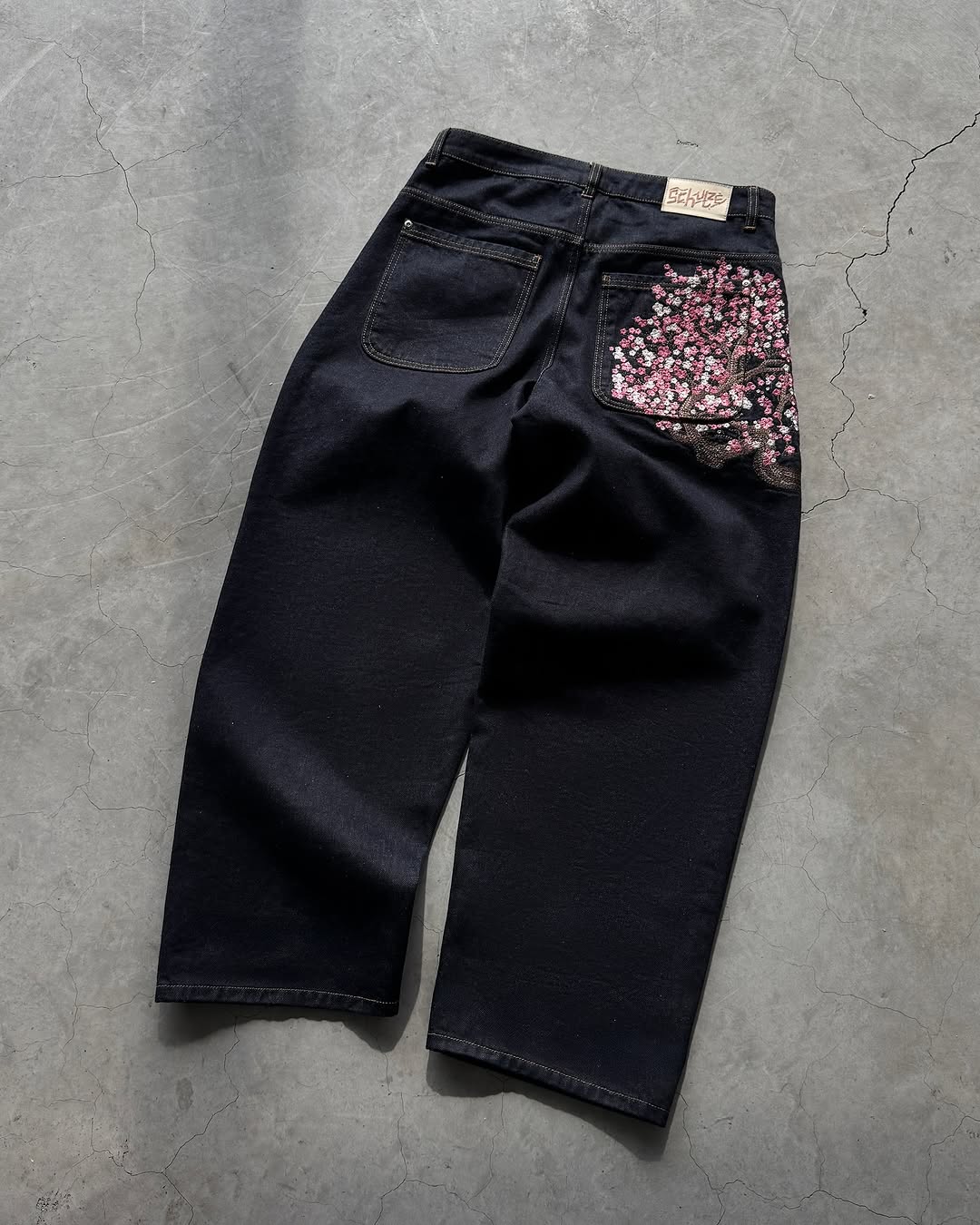 Embroidery Jeans Sakura - メンズジーンズ 桜刺繍 スリムストレート ライトウォッシュ ストレッチコットン カジュアル
