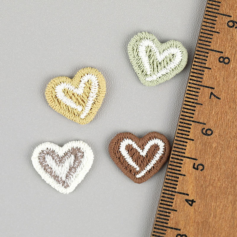 20個入り ハート型刺繍アップリケ DIYパッチ 靴、服、帽 - Embroidery On Socks のレビューと価格