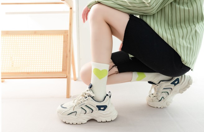 ファッション原宿ヒップホップスケートストリート女性カジュアル - Embroidery On Socks のレビューと価格