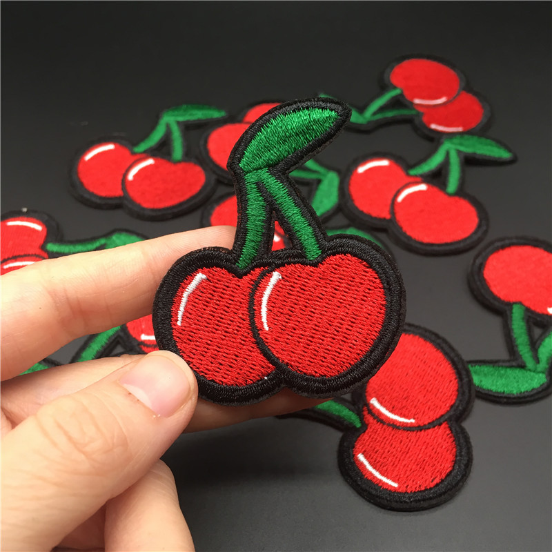チェリーフルーツかわいい服パッチサイズ: 4.8x5.6cm - Embroidery Converse のレビューと価格