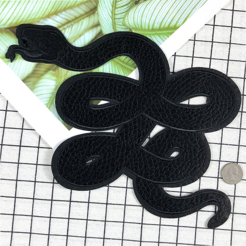 1Pc 黒ヘビ刺繍パッチアイロンパッチ縫製用品ジャケット布 - Embroidery Alpha のレビューと価格