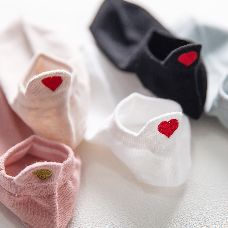 面白いヒールかわいい刺繍ラブハートソックス赤いハート、ファッ - Embroidery On Socks のレビューと価格