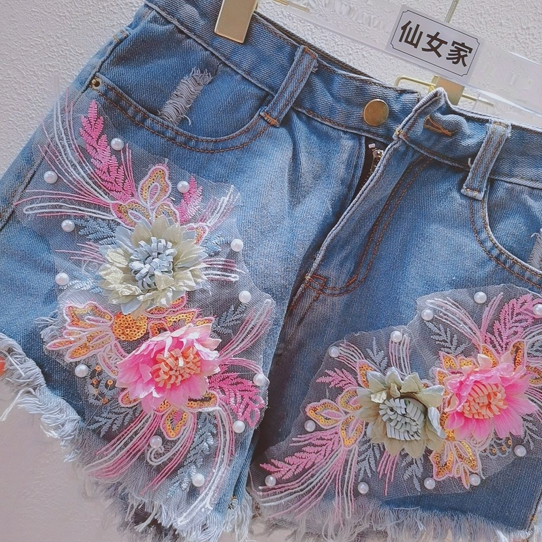 韓国ファッション レディース サマー デニムショートパンツ  - Embroidery Jeans Sakura のレビューと価格